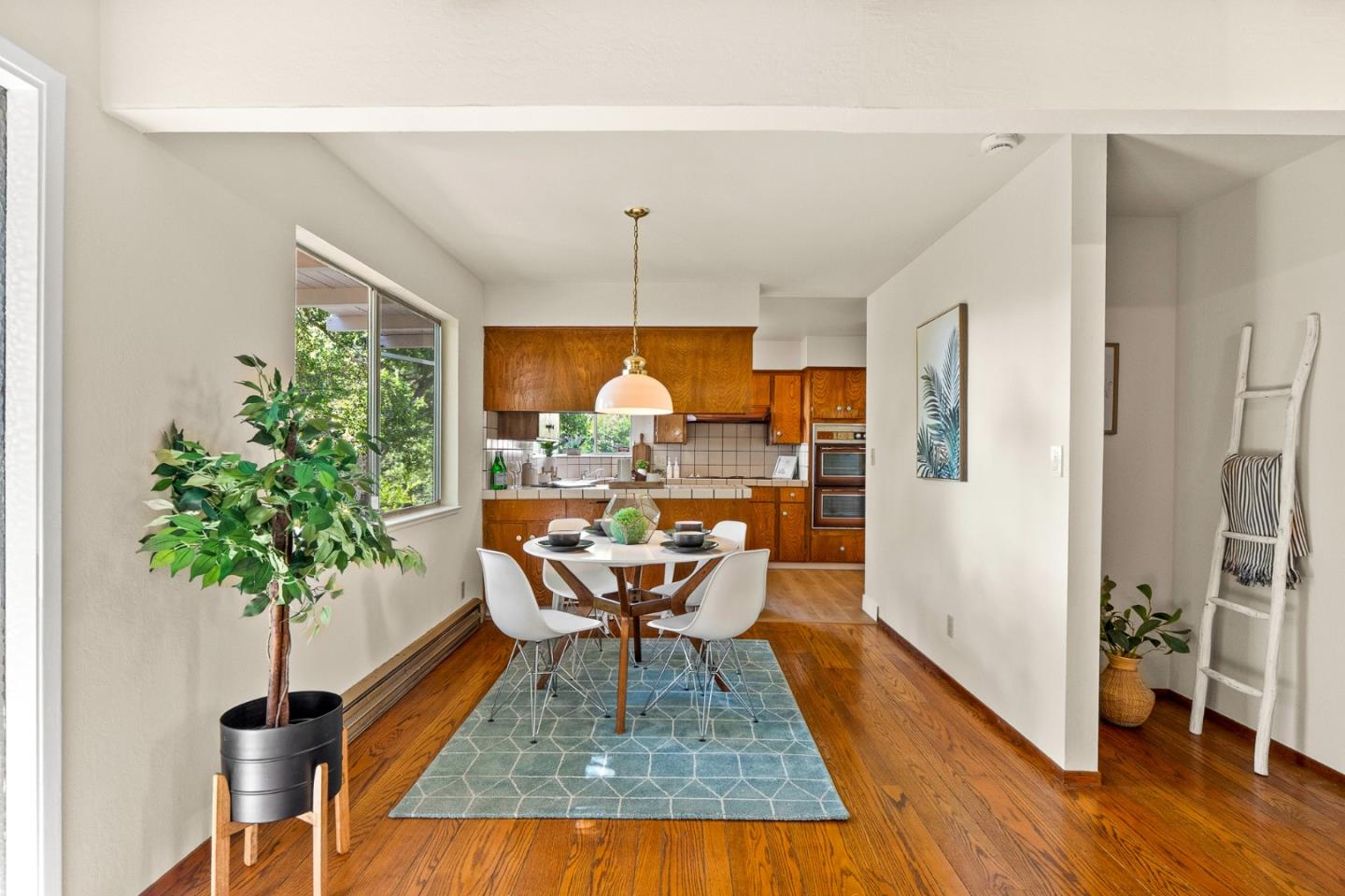 Detail Gallery Image 10 of 59 For 26025 Highland Way, Los Gatos,  CA 95033 - 4 Beds | 2/1 Baths