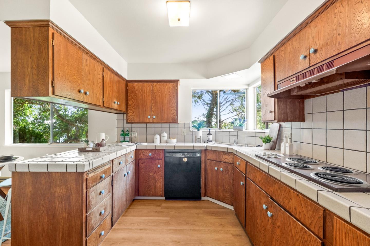 Detail Gallery Image 15 of 59 For 26025 Highland Way, Los Gatos,  CA 95033 - 4 Beds | 2/1 Baths