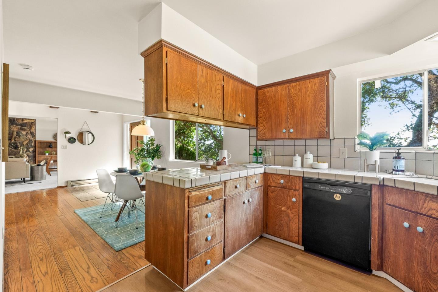 Detail Gallery Image 16 of 59 For 26025 Highland Way, Los Gatos,  CA 95033 - 4 Beds | 2/1 Baths