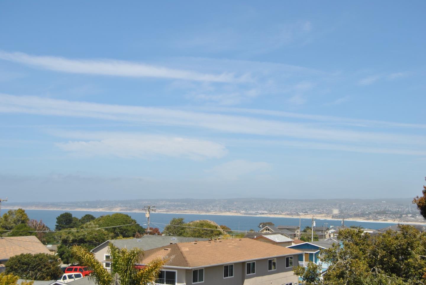 Detail Gallery Image 3 of 4 For 936 Wainwright Street, Monterey,  CA 93940 - 3 Beds | 2/1 Baths