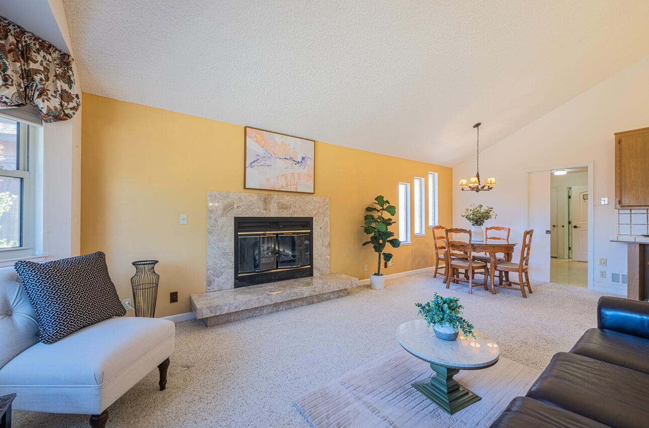 Detail Gallery Image 10 of 43 For 322 Coleridge Dr, Salinas,  CA 93901 - 3 Beds | 2/1 Baths