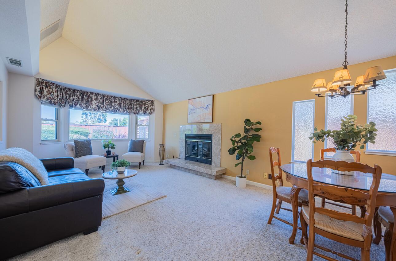 Detail Gallery Image 11 of 43 For 322 Coleridge Dr, Salinas,  CA 93901 - 3 Beds | 2/1 Baths