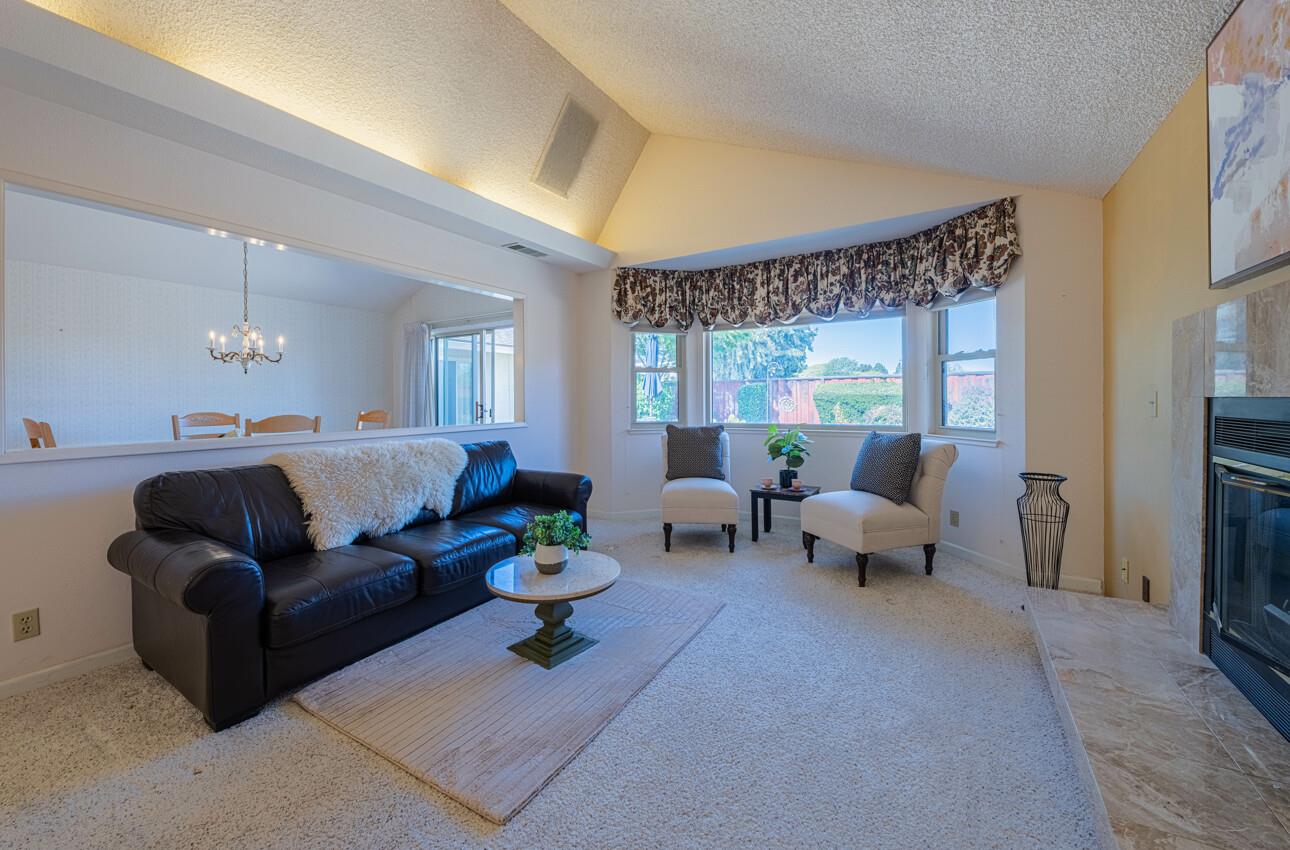 Detail Gallery Image 12 of 43 For 322 Coleridge Dr, Salinas,  CA 93901 - 3 Beds | 2/1 Baths