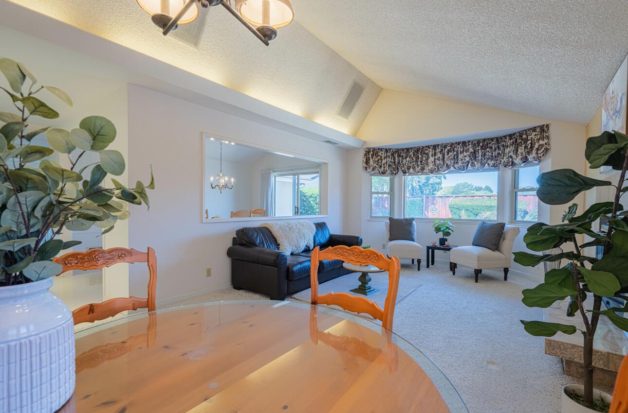 Detail Gallery Image 14 of 43 For 322 Coleridge Dr, Salinas,  CA 93901 - 3 Beds | 2/1 Baths