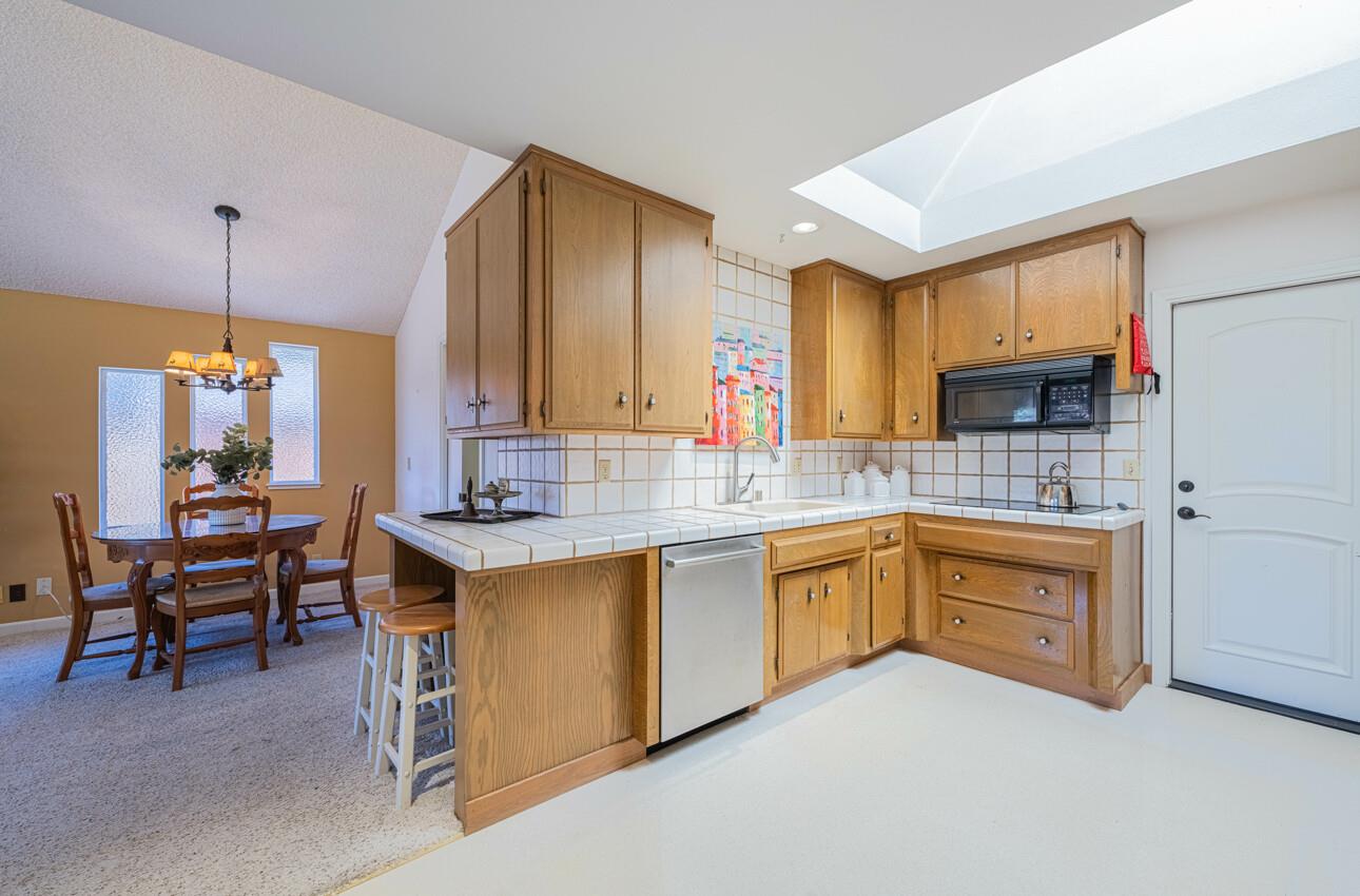 Detail Gallery Image 15 of 43 For 322 Coleridge Dr, Salinas,  CA 93901 - 3 Beds | 2/1 Baths