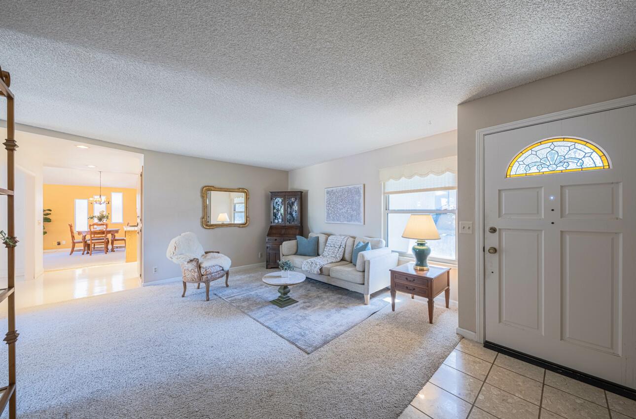 Detail Gallery Image 3 of 43 For 322 Coleridge Dr, Salinas,  CA 93901 - 3 Beds | 2/1 Baths