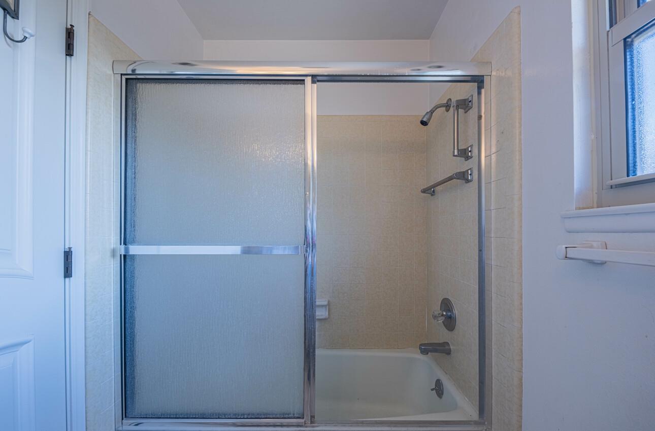 Detail Gallery Image 31 of 43 For 322 Coleridge Dr, Salinas,  CA 93901 - 3 Beds | 2/1 Baths