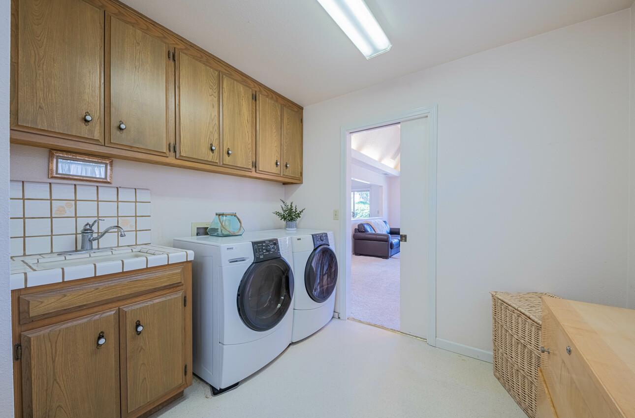 Detail Gallery Image 33 of 43 For 322 Coleridge Dr, Salinas,  CA 93901 - 3 Beds | 2/1 Baths