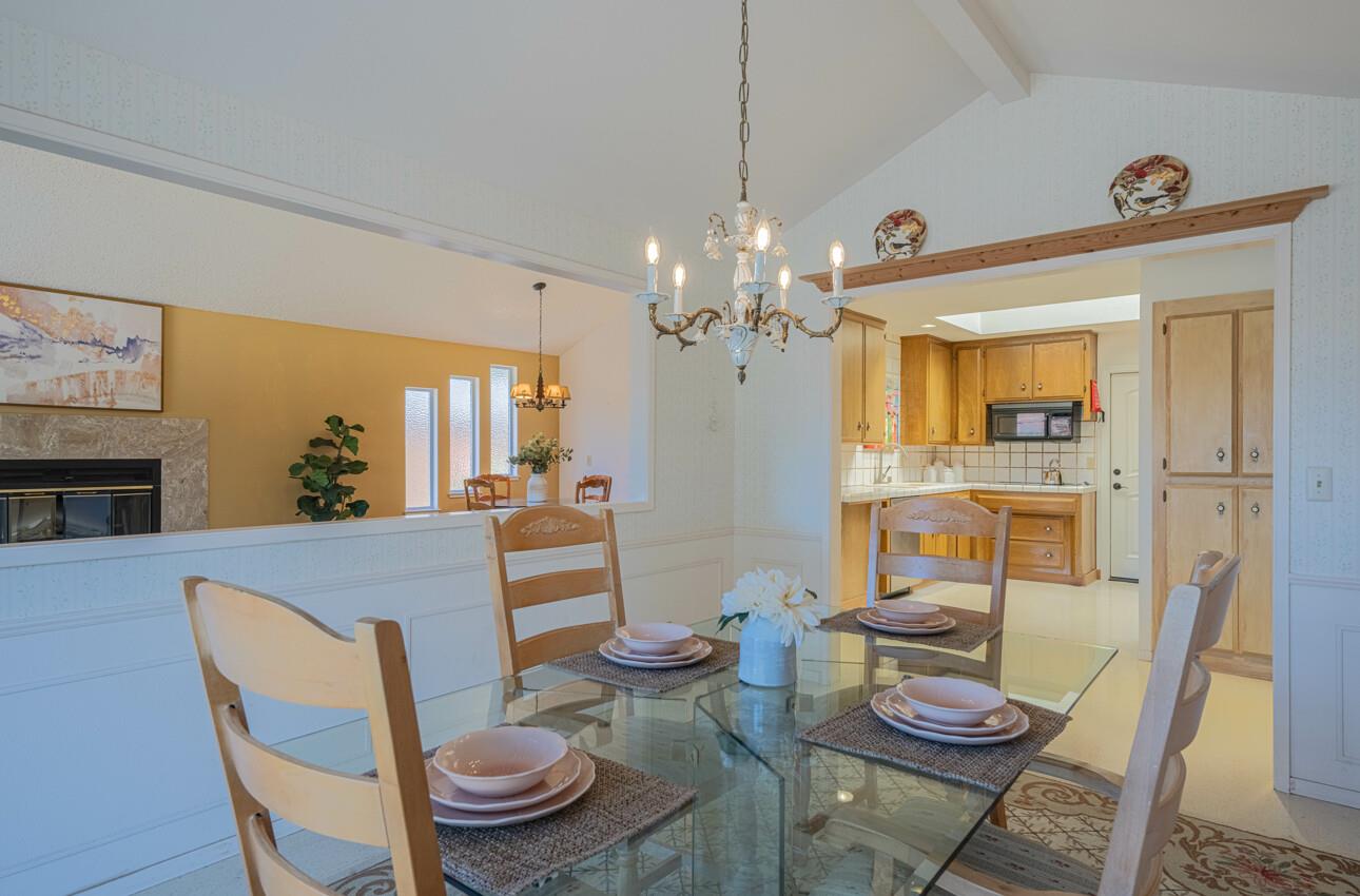 Detail Gallery Image 5 of 43 For 322 Coleridge Dr, Salinas,  CA 93901 - 3 Beds | 2/1 Baths