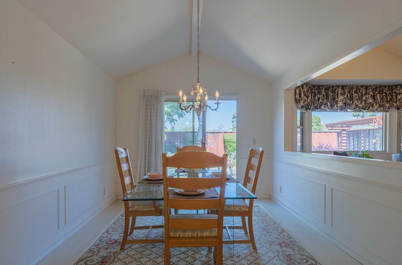 Detail Gallery Image 6 of 43 For 322 Coleridge Dr, Salinas,  CA 93901 - 3 Beds | 2/1 Baths