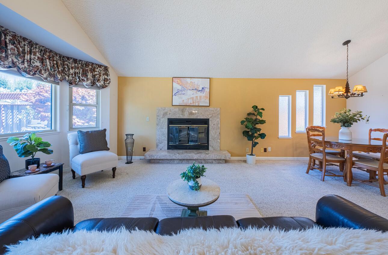 Detail Gallery Image 9 of 43 For 322 Coleridge Dr, Salinas,  CA 93901 - 3 Beds | 2/1 Baths