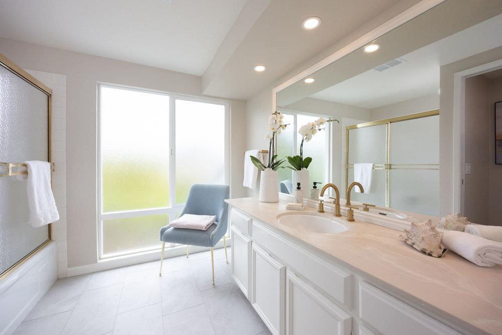Detail Gallery Image 21 of 38 For 2008 Touraine Ln, Half Moon Bay,  CA 94019 - 4 Beds | 3 Baths