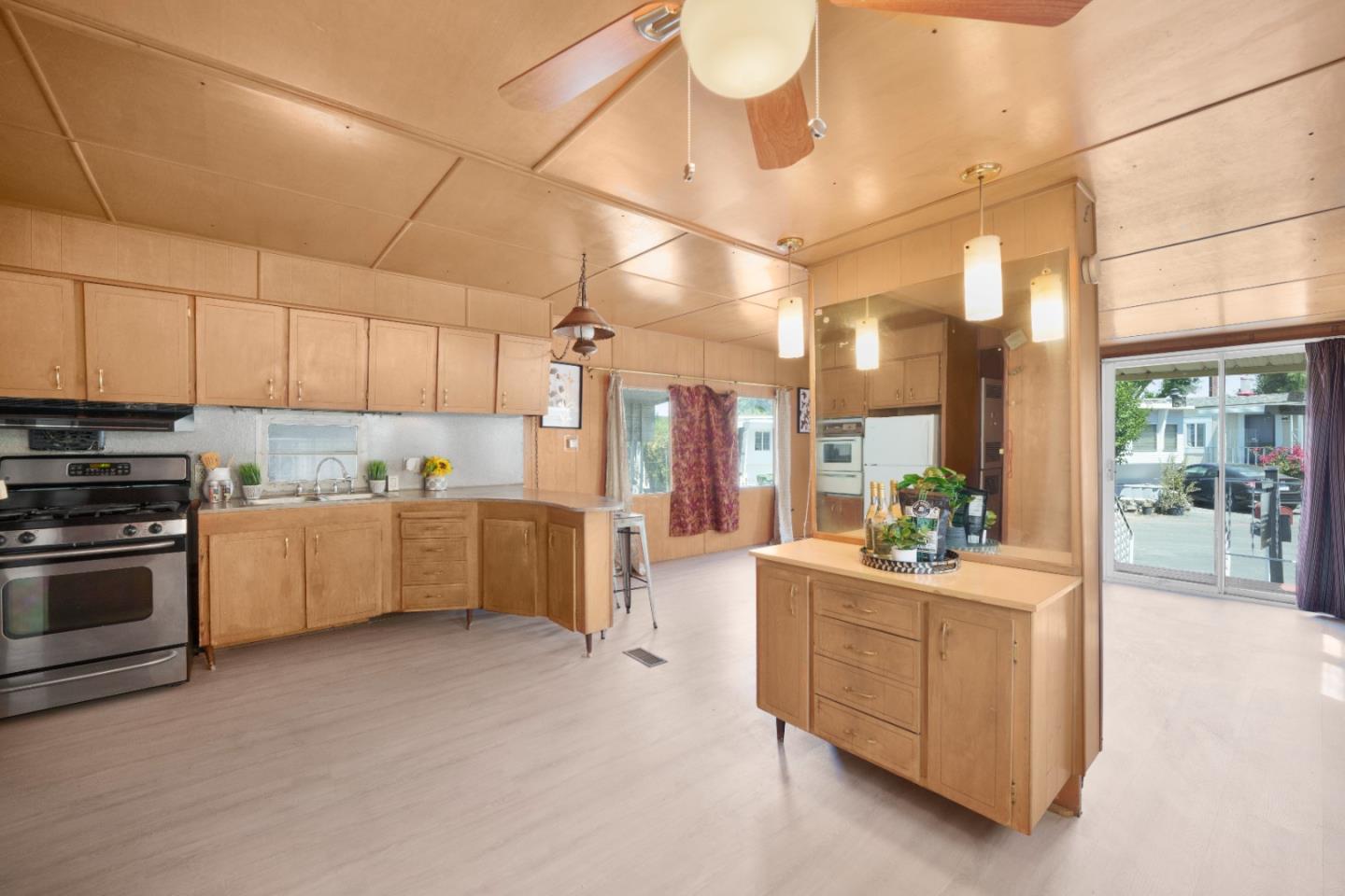 Detail Gallery Image 5 of 17 For 661 Bonita Ave #79,  San Jose,  CA 95116 - 2 Beds | 1 Baths