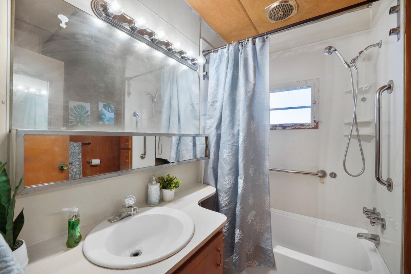 Detail Gallery Image 9 of 17 For 661 Bonita Ave #79,  San Jose,  CA 95116 - 2 Beds | 1 Baths