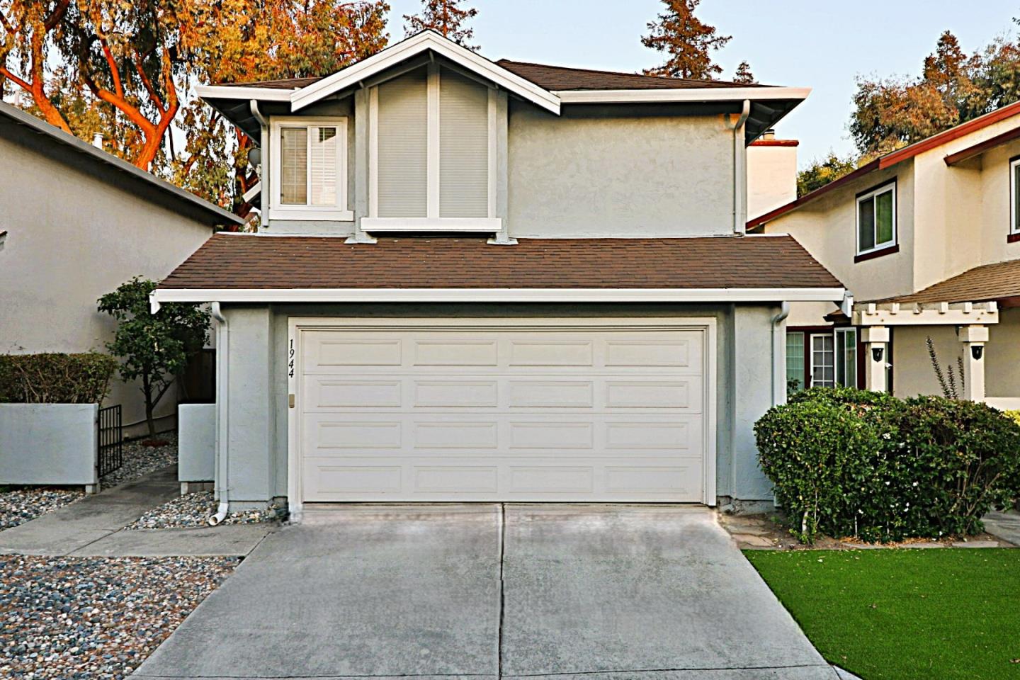 Detail Gallery Image 1 of 37 For 1944 N Star Cir, San Jose,  CA 95131 - 2 Beds | 2/1 Baths