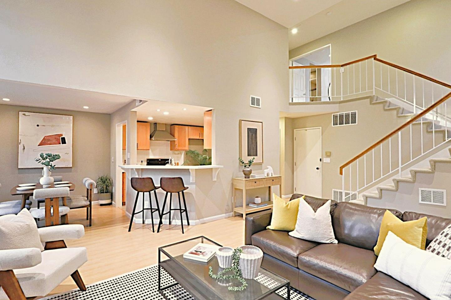 Detail Gallery Image 10 of 37 For 1944 N Star Cir, San Jose,  CA 95131 - 2 Beds | 2/1 Baths