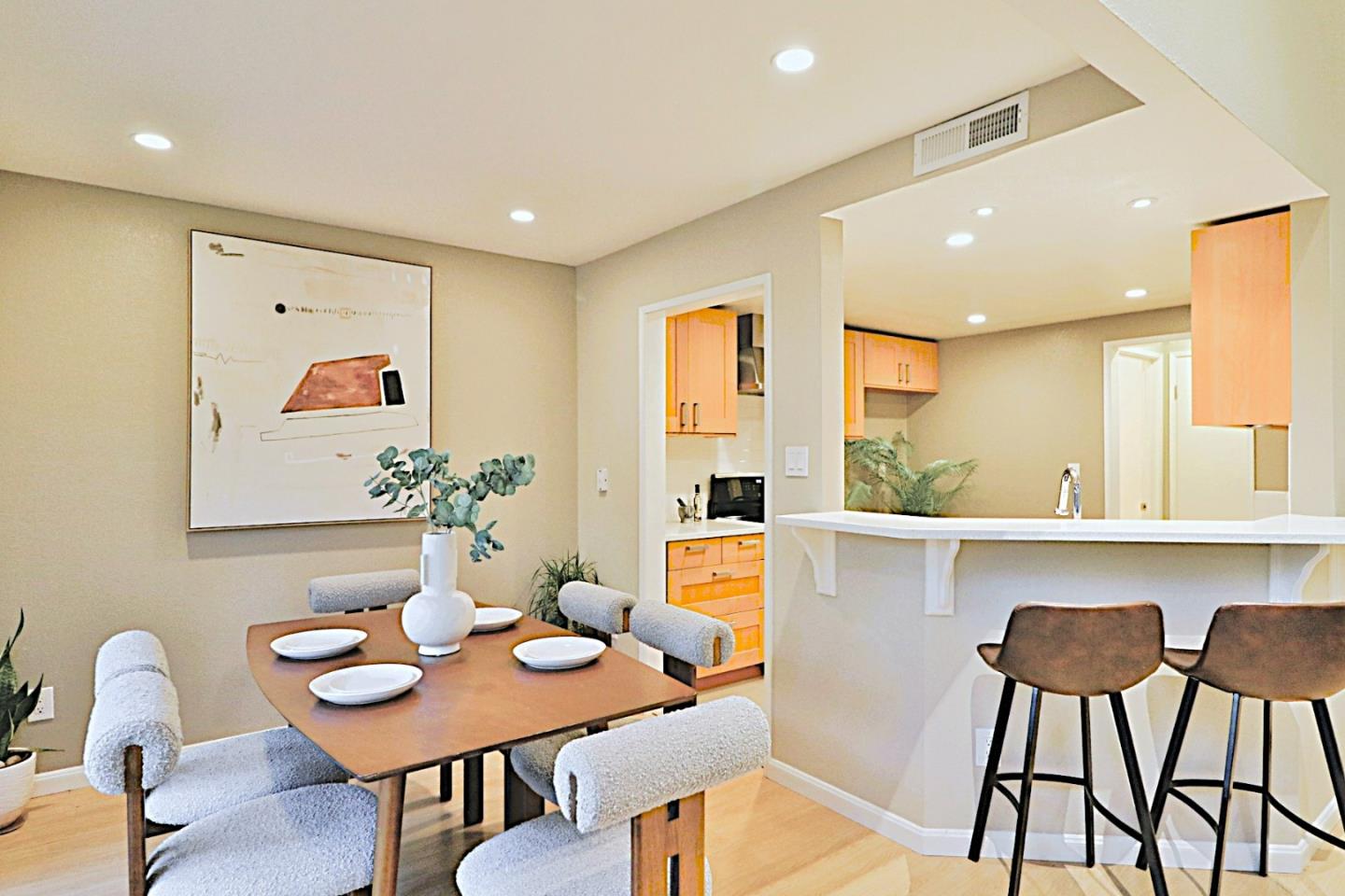 Detail Gallery Image 12 of 37 For 1944 N Star Cir, San Jose,  CA 95131 - 2 Beds | 2/1 Baths