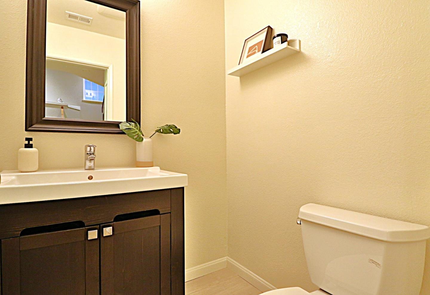 Detail Gallery Image 19 of 37 For 1944 N Star Cir, San Jose,  CA 95131 - 2 Beds | 2/1 Baths