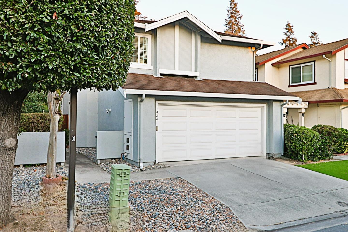 Detail Gallery Image 2 of 37 For 1944 N Star Cir, San Jose,  CA 95131 - 2 Beds | 2/1 Baths