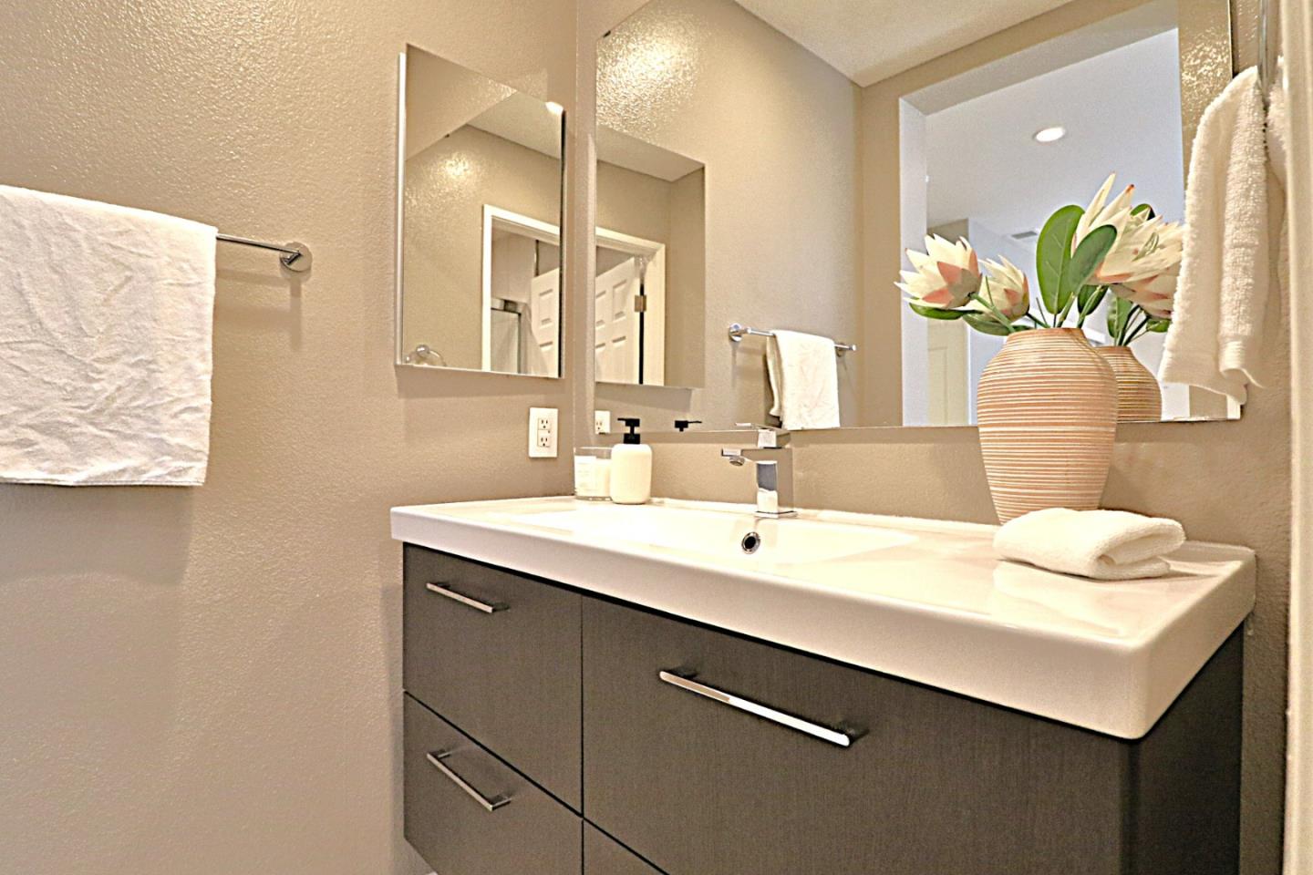 Detail Gallery Image 28 of 37 For 1944 N Star Cir, San Jose,  CA 95131 - 2 Beds | 2/1 Baths