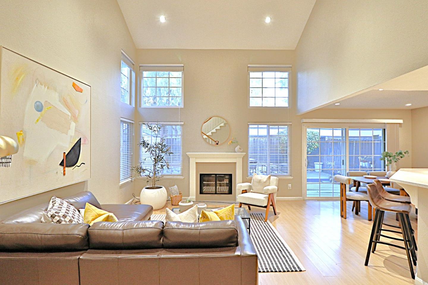 Detail Gallery Image 8 of 37 For 1944 N Star Cir, San Jose,  CA 95131 - 2 Beds | 2/1 Baths