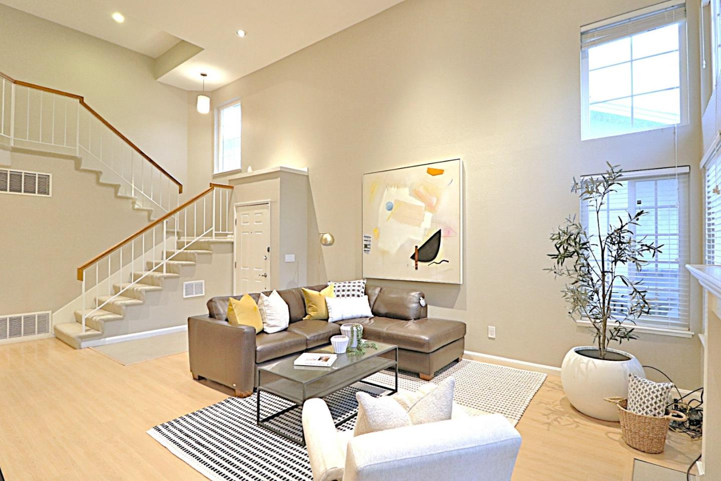 Detail Gallery Image 9 of 37 For 1944 N Star Cir, San Jose,  CA 95131 - 2 Beds | 2/1 Baths
