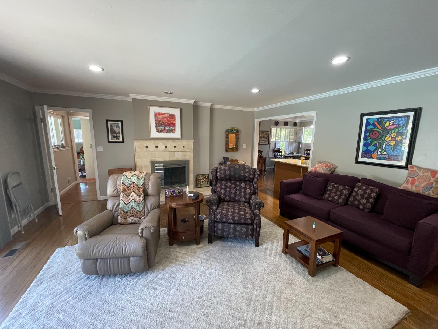 Detail Gallery Image 13 of 25 For 55 Glengarry Way, Hillsborough,  CA 94010 - 4 Beds | 3/1 Baths