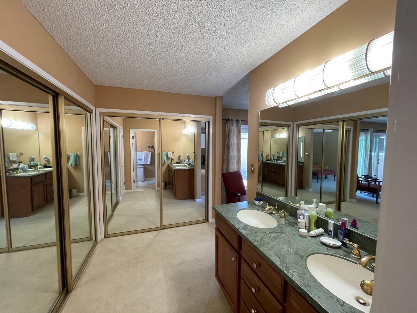 Detail Gallery Image 15 of 25 For 55 Glengarry Way, Hillsborough,  CA 94010 - 4 Beds | 3/1 Baths