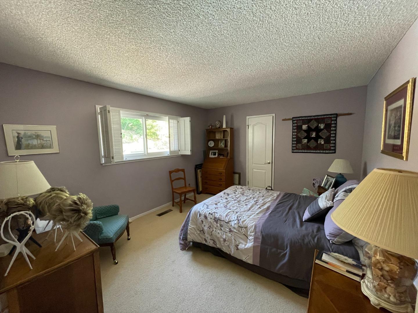 Detail Gallery Image 17 of 25 For 55 Glengarry Way, Hillsborough,  CA 94010 - 4 Beds | 3/1 Baths
