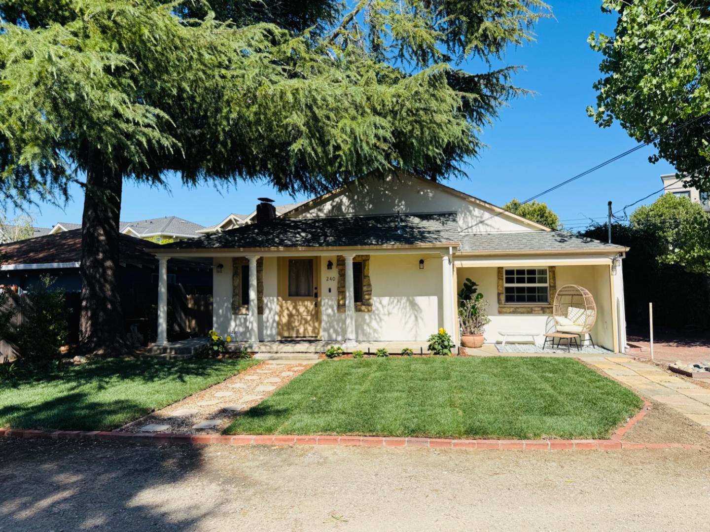 Detail Gallery Image 2 of 36 For 240 S 1st St, Campbell,  CA 95008 - 2 Beds | 2 Baths