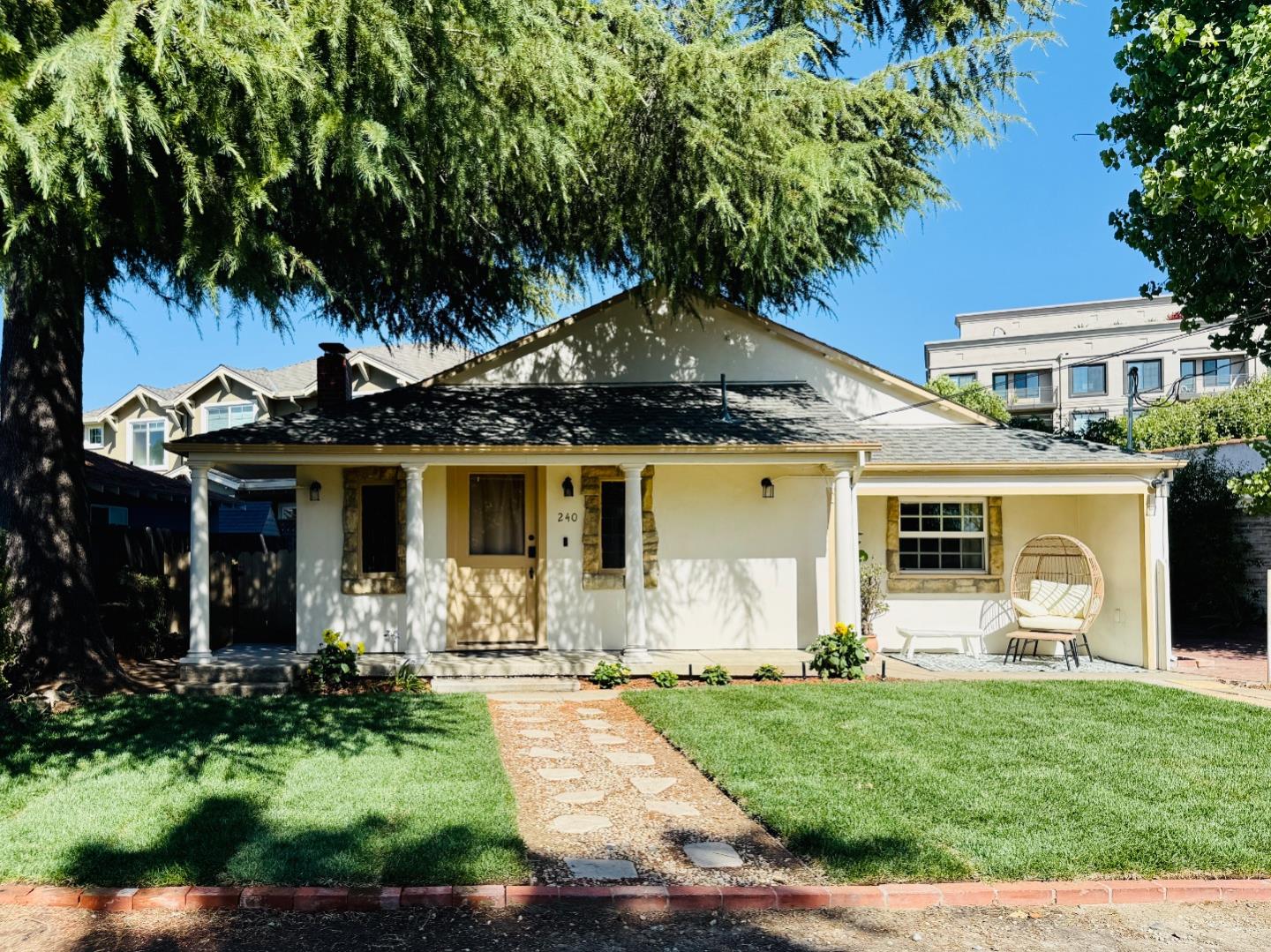 Detail Gallery Image 3 of 36 For 240 S 1st St, Campbell,  CA 95008 - 2 Beds | 2 Baths