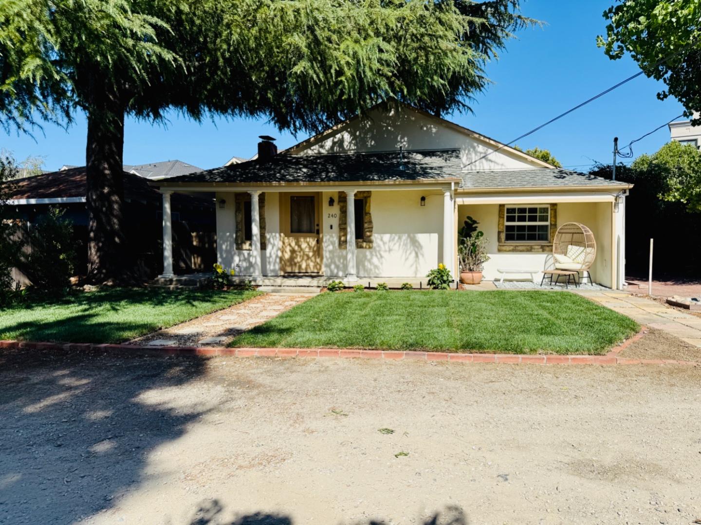 Detail Gallery Image 4 of 36 For 240 S 1st St, Campbell,  CA 95008 - 2 Beds | 2 Baths