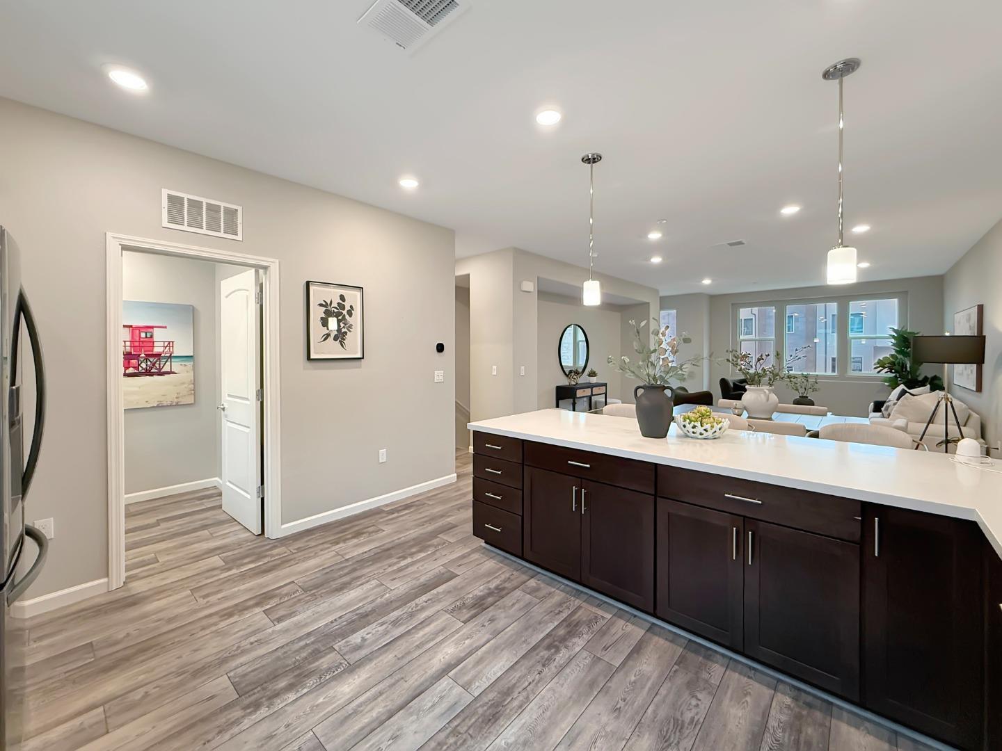 Detail Gallery Image 12 of 35 For 262 Agustin Narvaez St #3,  San Jose,  CA 95136 - 3 Beds | 3/1 Baths