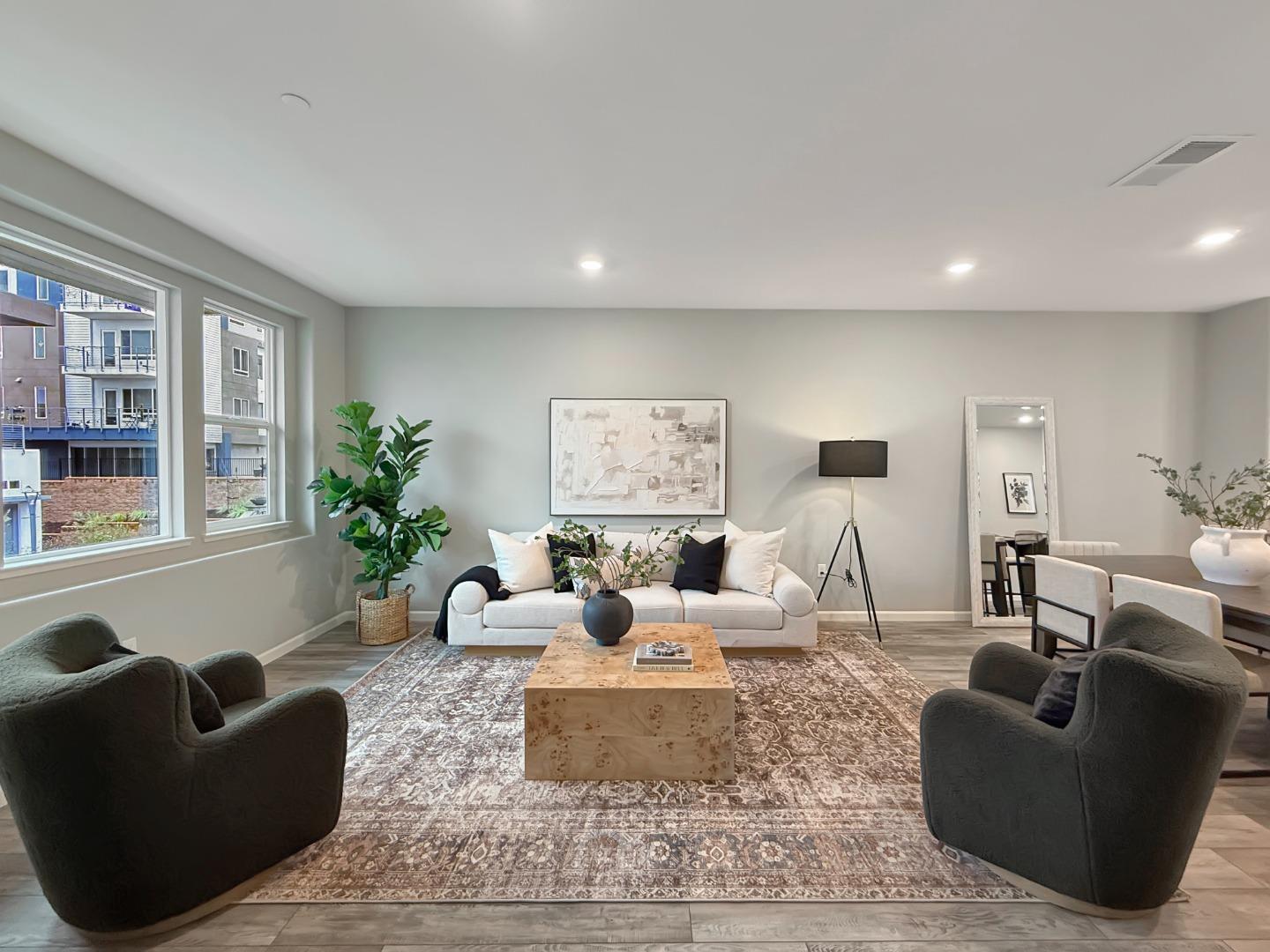 Detail Gallery Image 14 of 35 For 262 Agustin Narvaez St #3,  San Jose,  CA 95136 - 3 Beds | 3/1 Baths