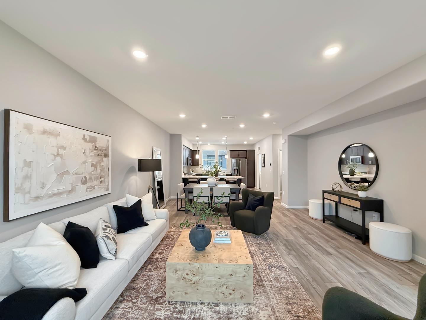 Detail Gallery Image 16 of 35 For 262 Agustin Narvaez St #3,  San Jose,  CA 95136 - 3 Beds | 3/1 Baths
