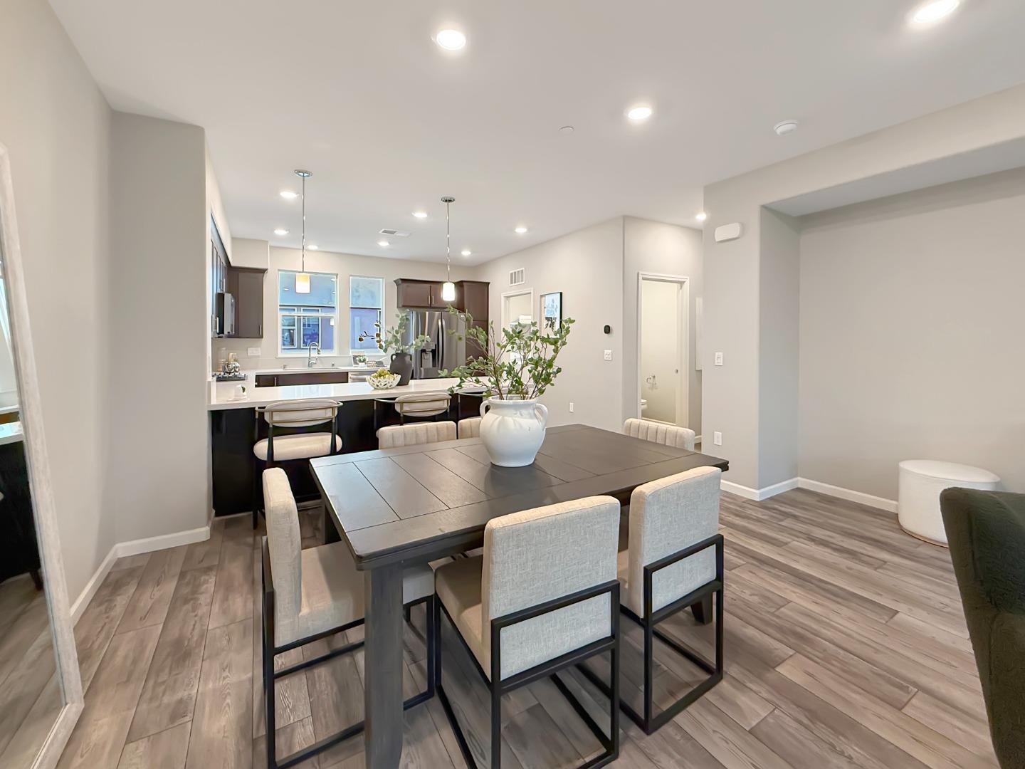 Detail Gallery Image 18 of 35 For 262 Agustin Narvaez St #3,  San Jose,  CA 95136 - 3 Beds | 3/1 Baths