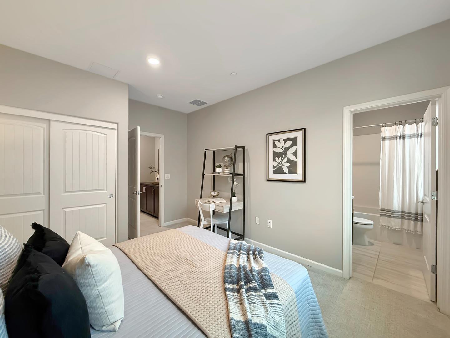 Detail Gallery Image 31 of 35 For 262 Agustin Narvaez St #3,  San Jose,  CA 95136 - 3 Beds | 3/1 Baths