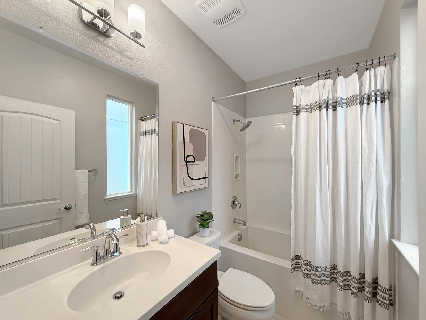 Detail Gallery Image 32 of 35 For 262 Agustin Narvaez St #3,  San Jose,  CA 95136 - 3 Beds | 3/1 Baths