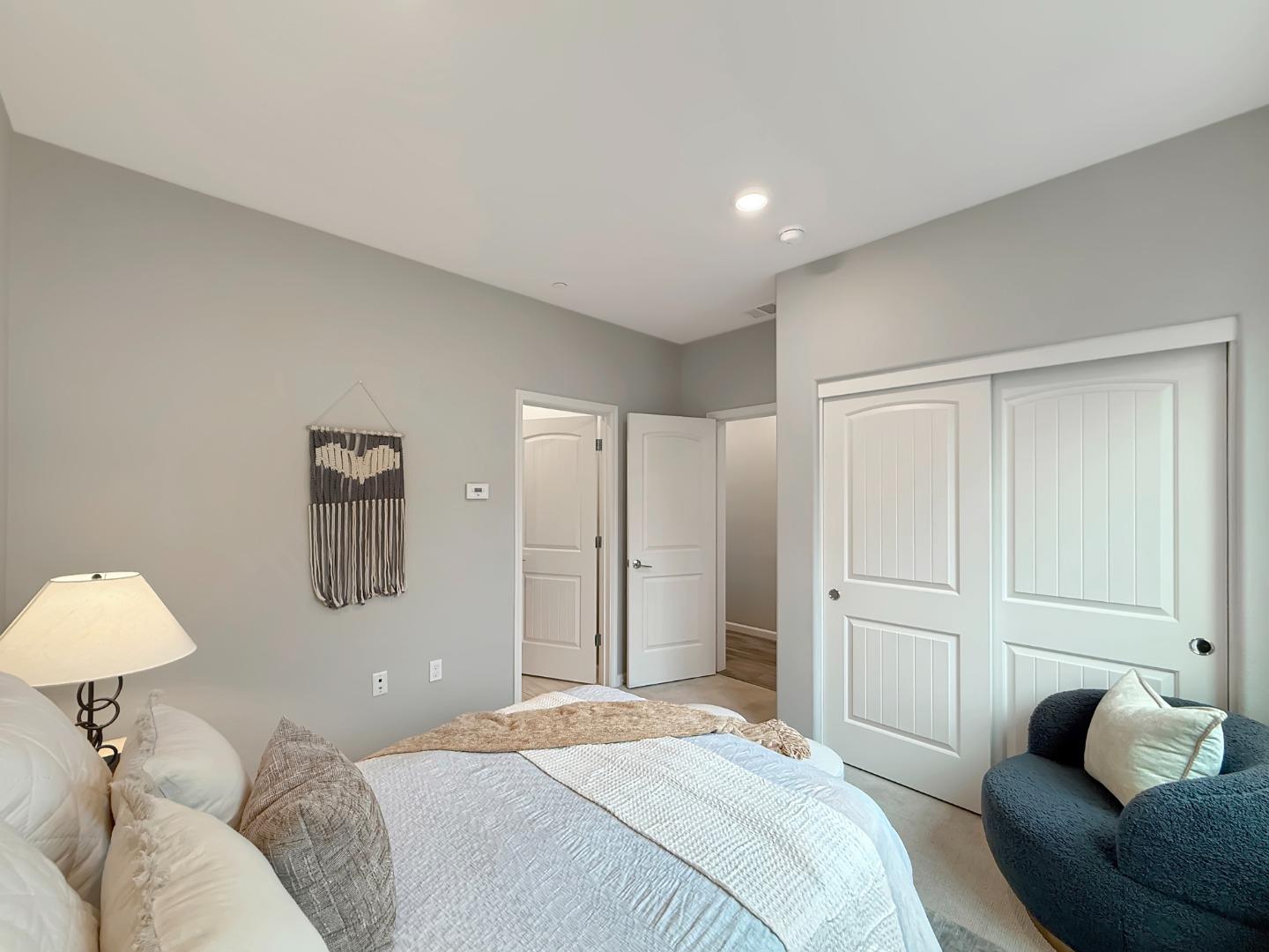 Detail Gallery Image 7 of 35 For 262 Agustin Narvaez St #3,  San Jose,  CA 95136 - 3 Beds | 3/1 Baths