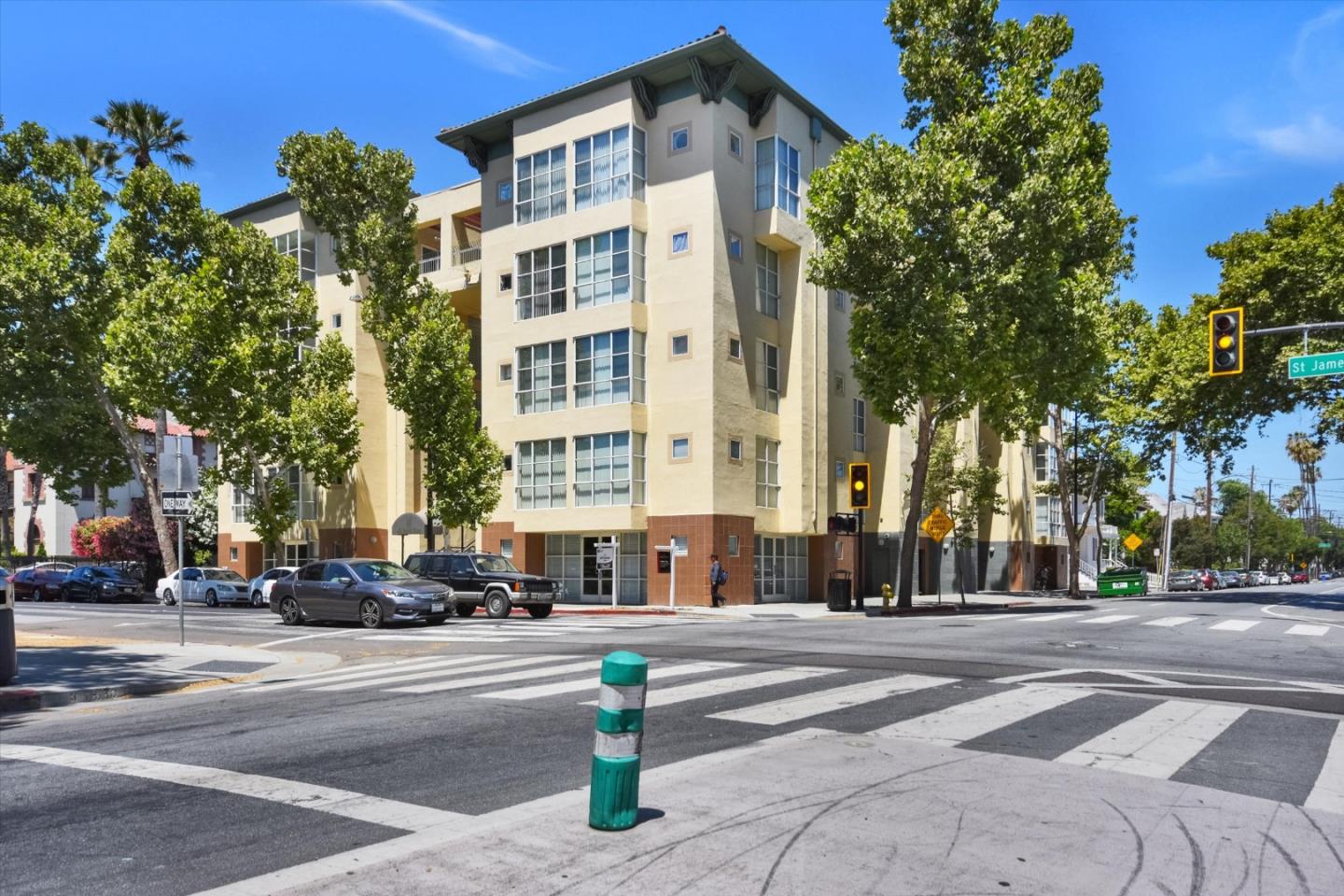 Detail Gallery Image 2 of 29 For 97 E Saint James St #38,  San Jose,  CA 95112 - 2 Beds | 2 Baths