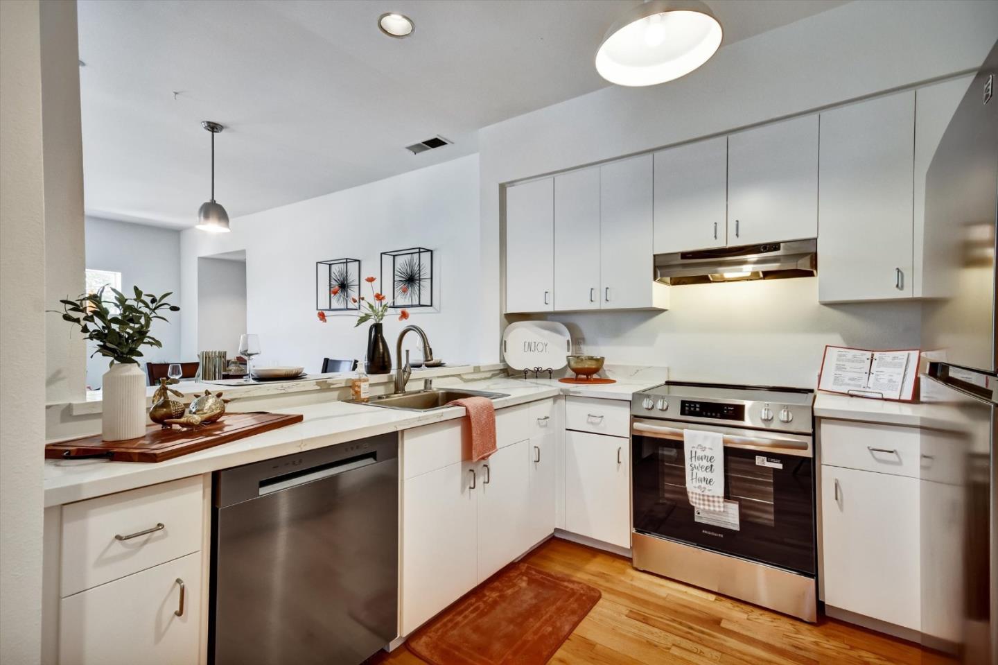 Detail Gallery Image 6 of 29 For 97 E Saint James St #38,  San Jose,  CA 95112 - 2 Beds | 2 Baths