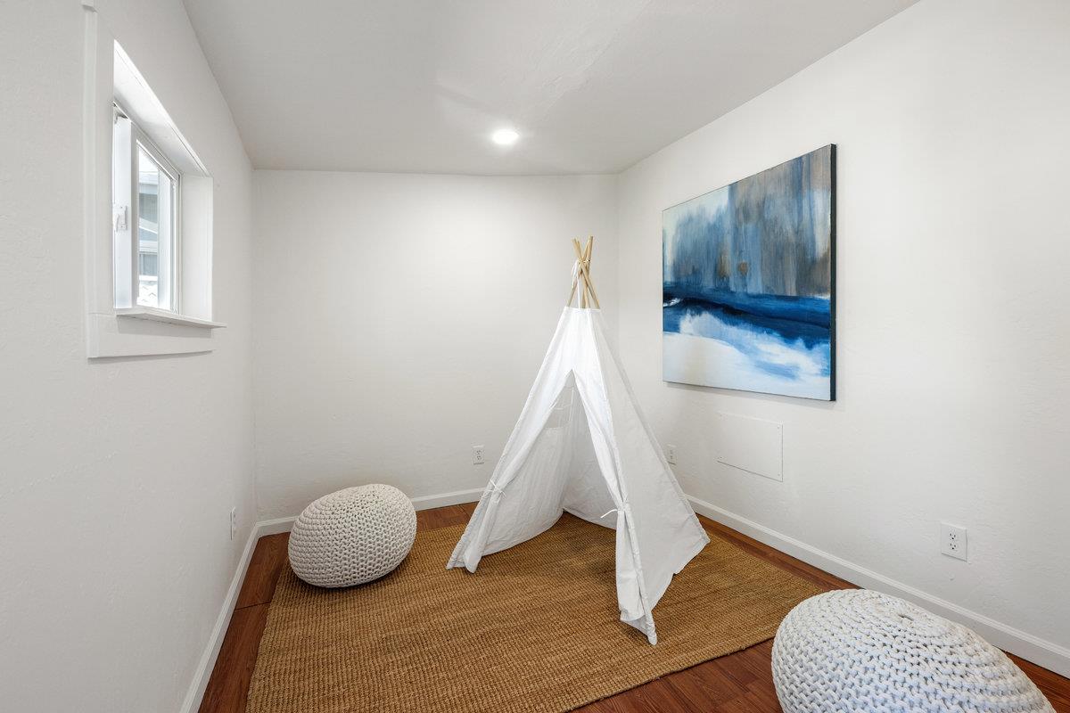 Detail Gallery Image 15 of 26 For 609 Fallon Ave, San Mateo,  CA 94401 - 3 Beds | 1 Baths