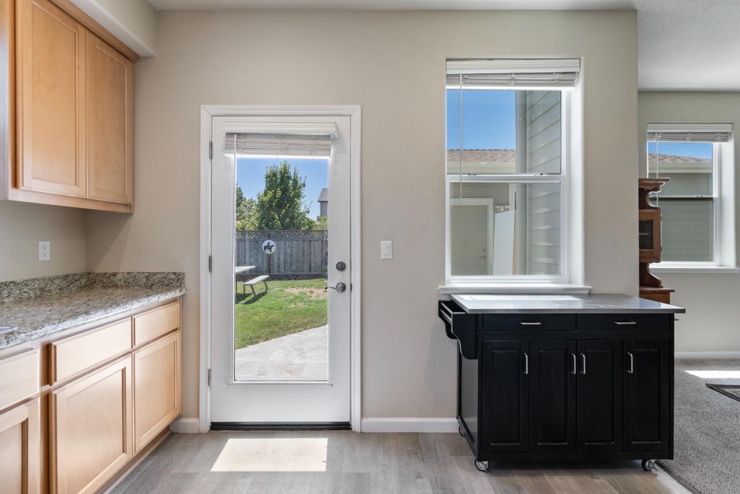 Detail Gallery Image 15 of 37 For 655 Lewis St, King City,  CA 93930 - 4 Beds | 2/1 Baths