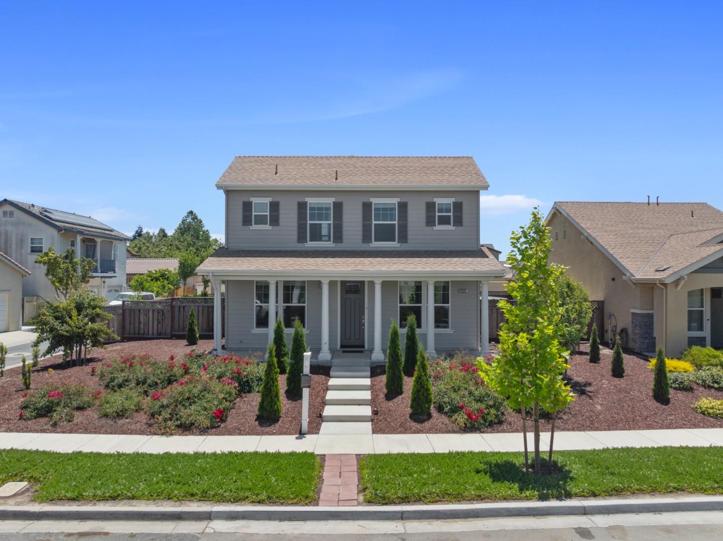 Detail Gallery Image 2 of 37 For 655 Lewis St, King City,  CA 93930 - 4 Beds | 2/1 Baths