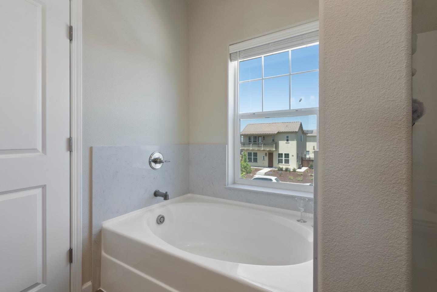 Detail Gallery Image 26 of 37 For 655 Lewis St, King City,  CA 93930 - 4 Beds | 2/1 Baths