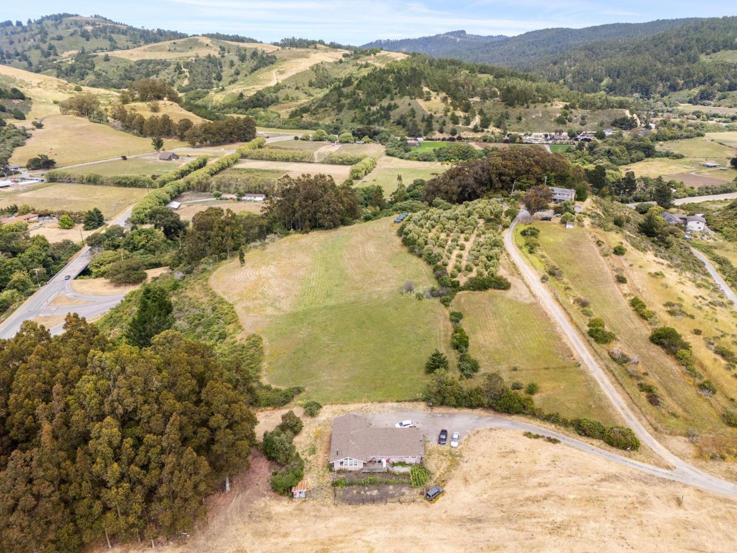 Detail Gallery Image 10 of 17 For 5677 Cloverdale Rd, Pescadero,  CA 94060 - 3 Beds | 2/1 Baths