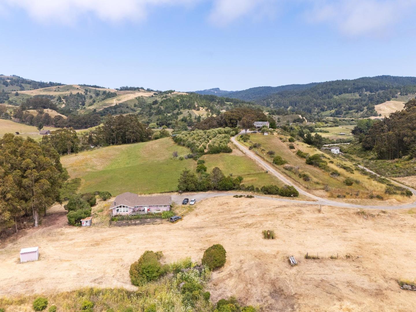 Detail Gallery Image 13 of 17 For 5677 Cloverdale Rd, Pescadero,  CA 94060 - 3 Beds | 2/1 Baths