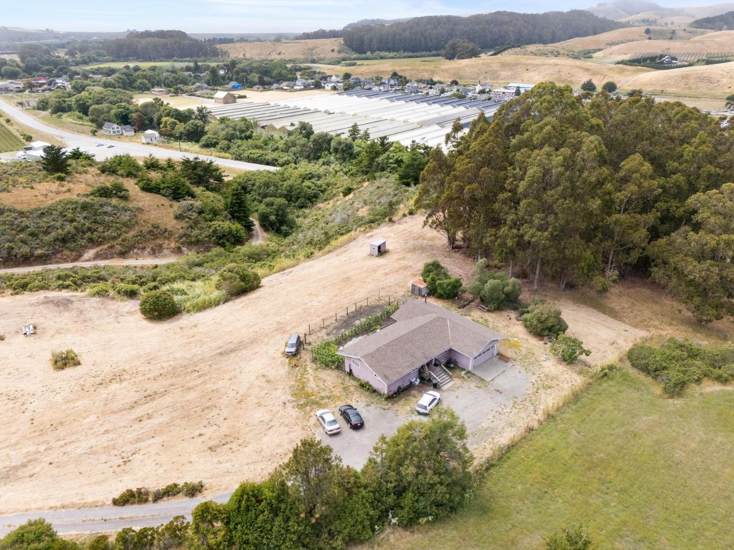 Detail Gallery Image 6 of 17 For 5677 Cloverdale Rd, Pescadero,  CA 94060 - 3 Beds | 2/1 Baths