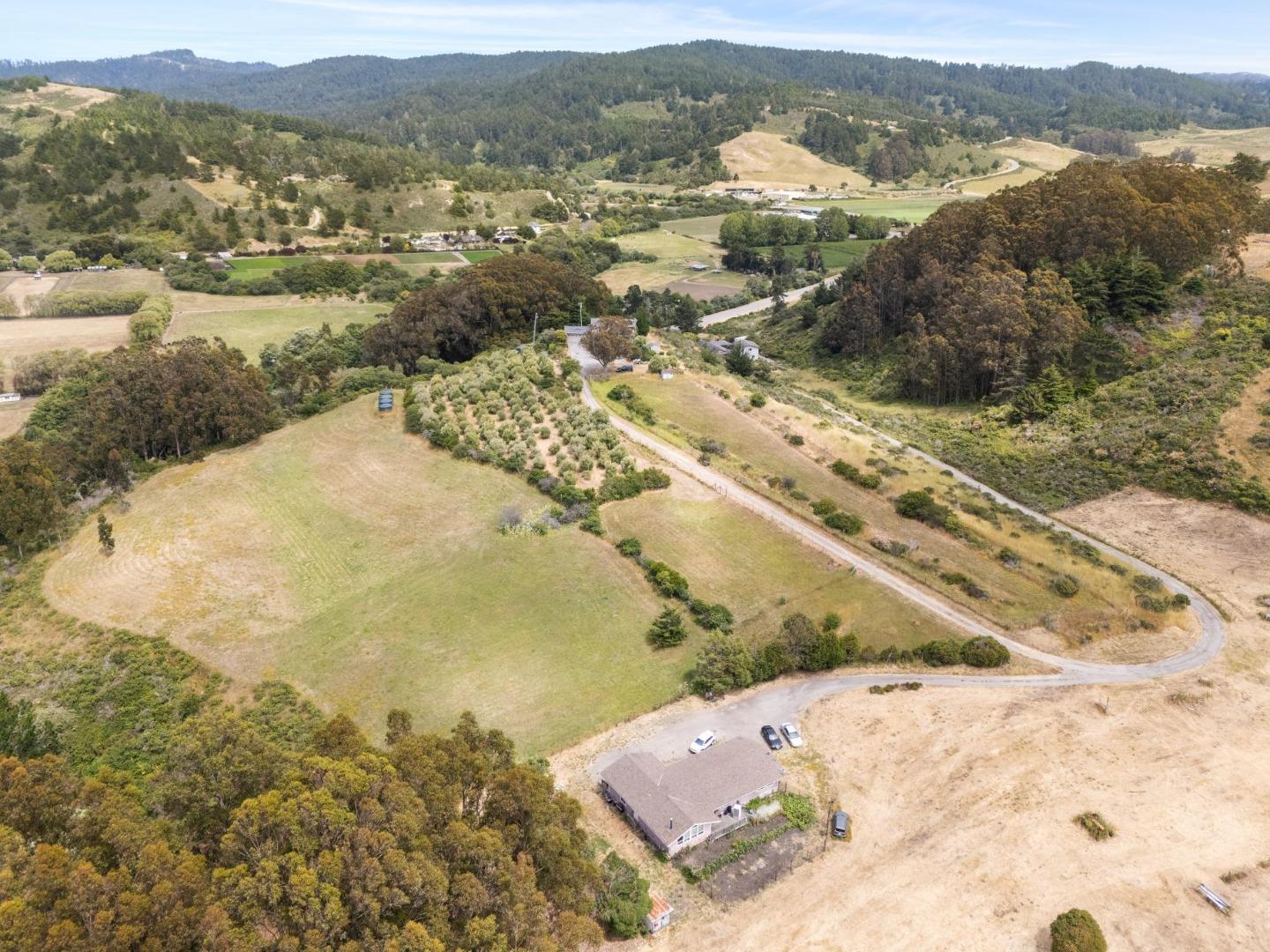 Detail Gallery Image 9 of 17 For 5677 Cloverdale Rd, Pescadero,  CA 94060 - 3 Beds | 2/1 Baths
