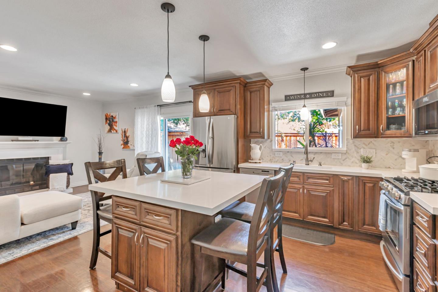 Detail Gallery Image 11 of 29 For 1420 Walnut Grove Ave, San Jose,  CA 95126 - 3 Beds | 2 Baths